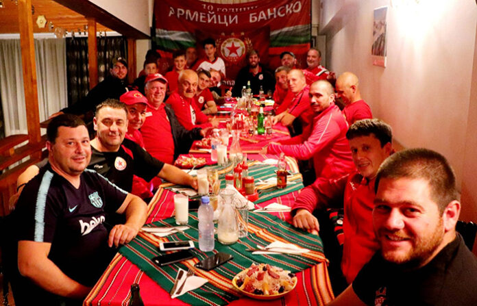 Футболистите от ЦСКА гостуваха на фен клуба в Банско