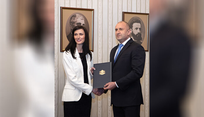 Габриел подаде оставка от ЕК