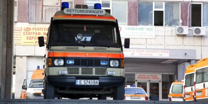 Гаражна врата падна върху дете