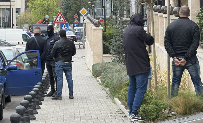 ГДБОП арестува 4-ма при спецоперация срещу разпространението на наркотици