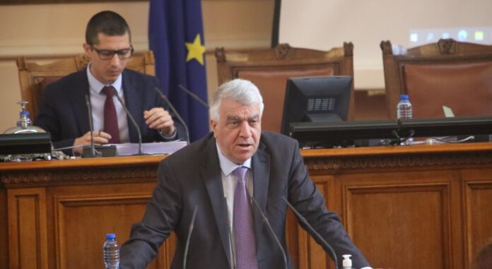 Гечев: Предлагаме да замразим депутатските заплати и да пренасочим средствата към хората с увреждания