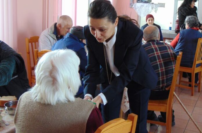 ГЕРБ - Бобошево зарадва възрастните обитатели на дома 