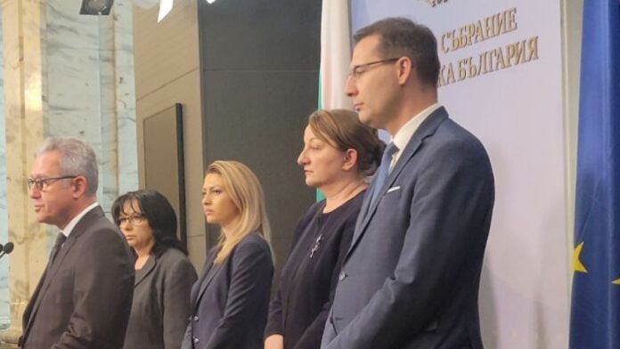 ГЕРБ-СДС и ДПС с общ проект за великденски надбавки за пенсионерите