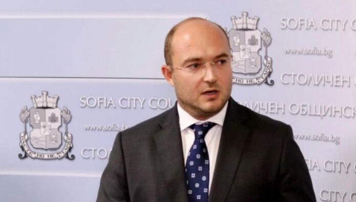 ГЕРБ-СДС поискаха три оставки в Столичната община