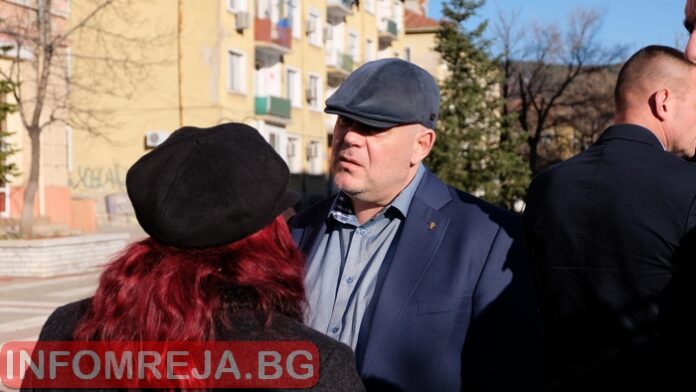 Гешев излиза в отпуск по лични причини