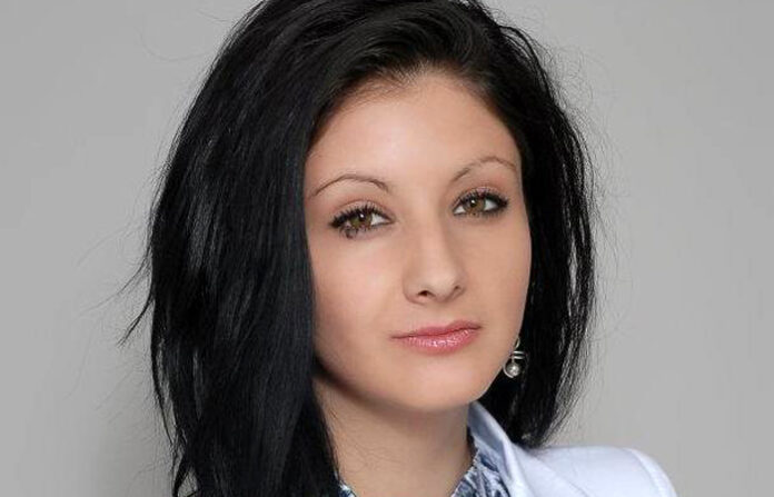 Гимназистка от Разлог с най-висока оценка на изпит по химия в Алма матер