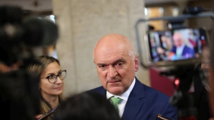 Главчев готов отново да е служебен премиер