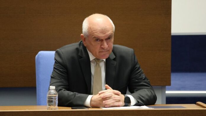 Главчев: Нямам информация за „ала-бала“ с машините