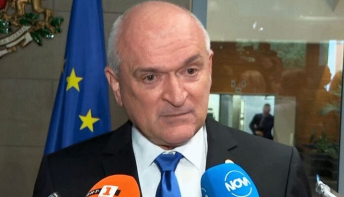 Главчев: Призовавам Радев да изпълни задълженията си по Конституция