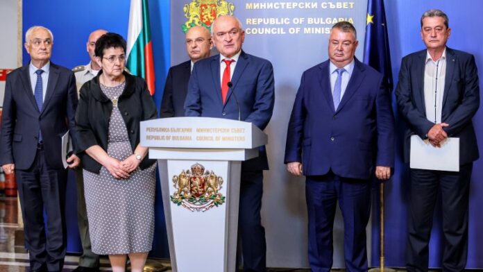 Главчев за пожарите: Не допуснахме да има жертви!