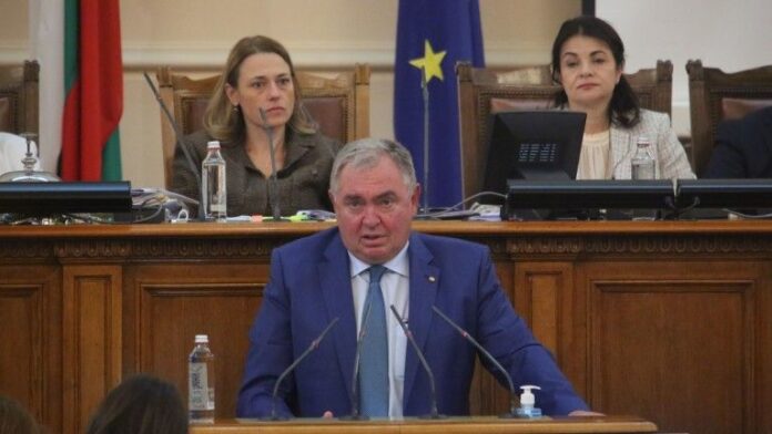 Гледането на бюджета на НЗОК също тръгна с процедурни хватки