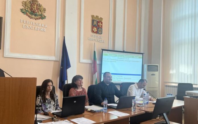 Глобите започват: Момче с тротинетка блъсна общински служител