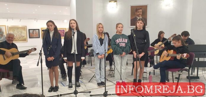 Гоцеделчевските пианисти и китаристи изнесоха концерт