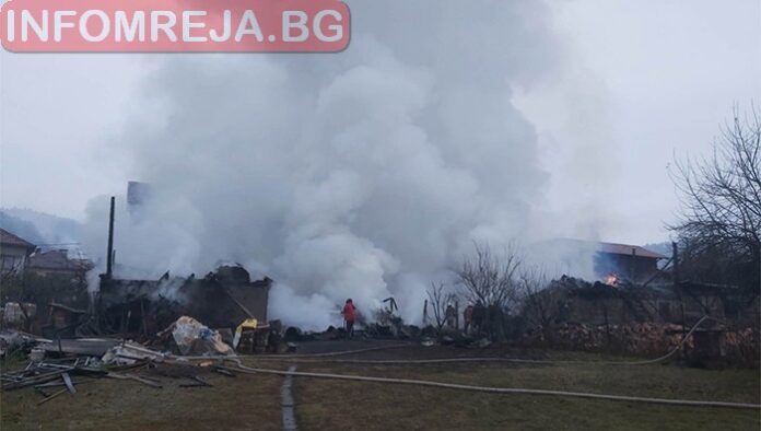 Голям пожар в центъра на Краище