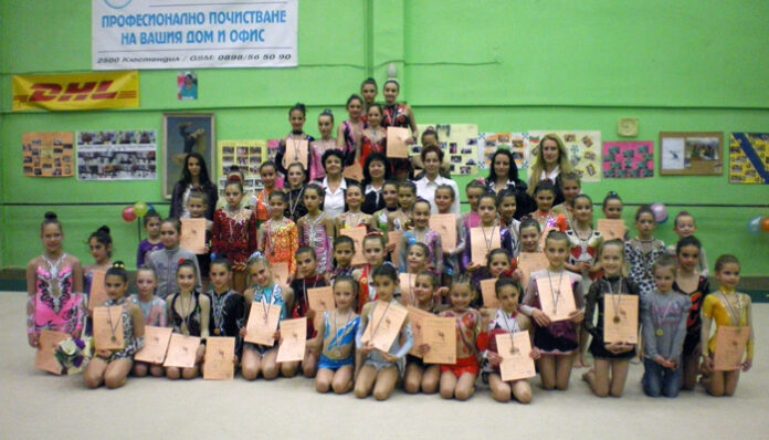 Грациите на „Велбъжд” с медали от зоново първенство