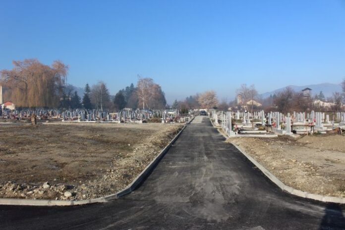 Гробищният парк в град Банско с нова инфраструктура