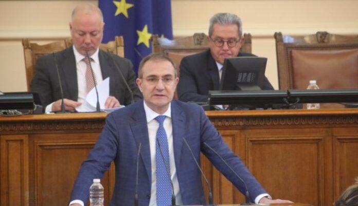 Гуцанов към БНБ: Има ли отрицателен доклад от 2019 г. за влизане на България в Еврозоната?
