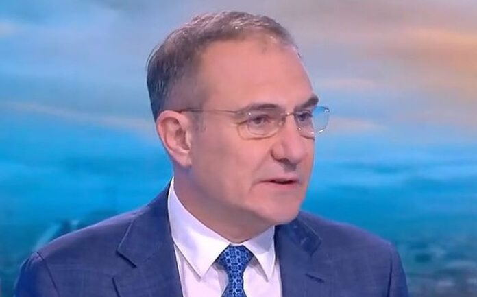 Гуцанов: Трябва да говорим за социална програма и таван на цените