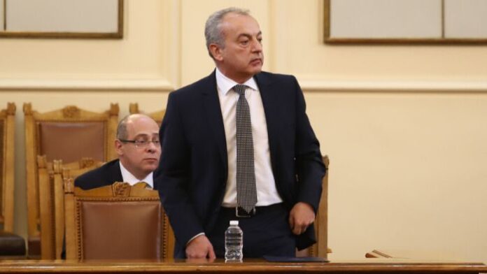 Гълъб Донев: Българите няма да бъдат на студено и тъмно тази зима