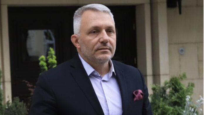 Хаджигенов се разграничи от Манолова