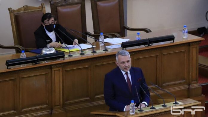 Хаджигенов: Шансовете за правителство с третия мандат са добри
