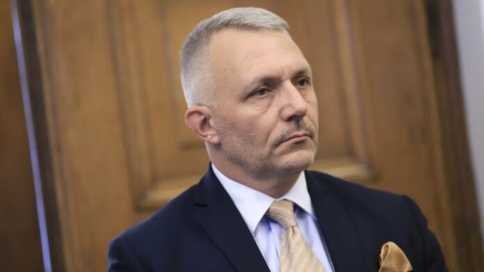 Хаджигенов за скандала 