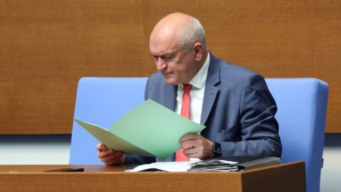 Хигиенистка провеждала интервюта за българско гражданство в консулството ни в Битоля