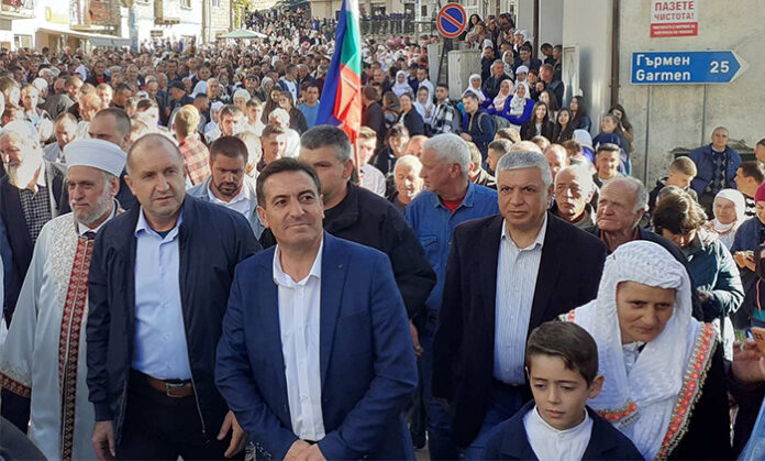 Хиляди посрещнаха президента Радев на празника на Рибново