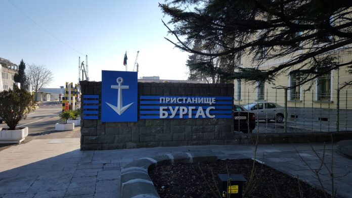 Хиляди се събраха на музикален фестивал в Бургас