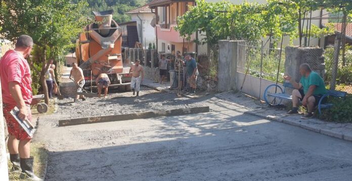 Хората от Гайтаниново не чакат някой да им помогне