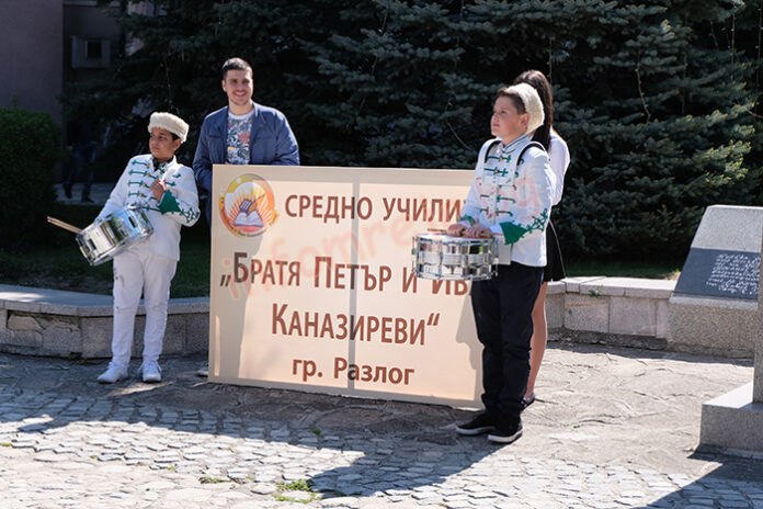 Храмът на науката! Разложката гимназия празнува 101 години успех и гордост