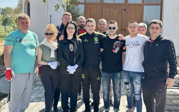 Храмът в с. Гърляно вече е с облагородено дворно пространство