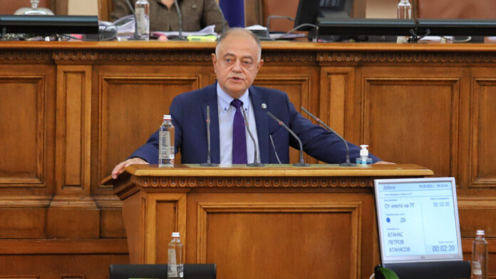 И Атанас Атанасов подаде оставка