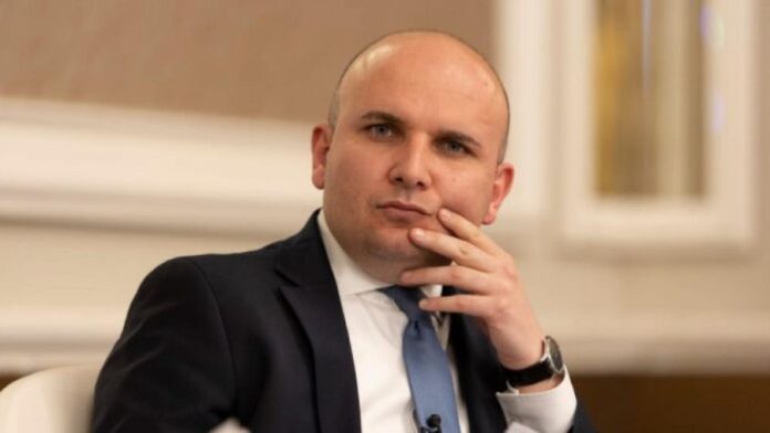 Илхан Кючюк: Държавата върви пред Пеевски и му разчиства терена