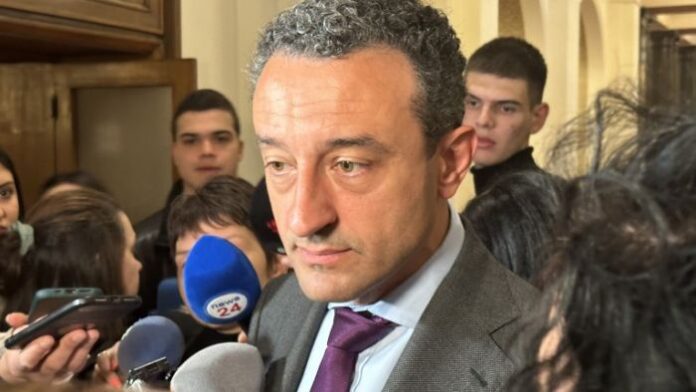 Името Мария Габриел не сломи позицията на ПП/ДБ