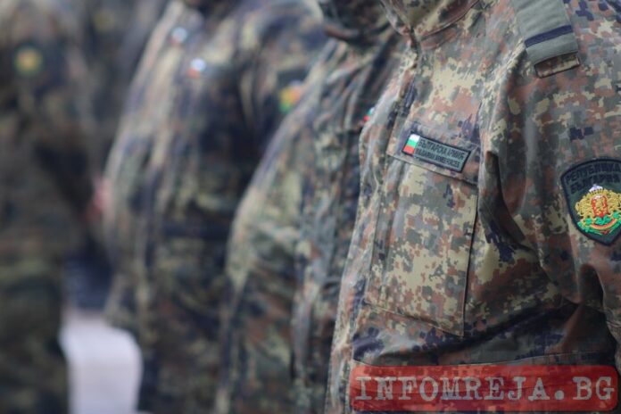 Военнослужещ от Специалните сили пострада тежко при парашутен скок