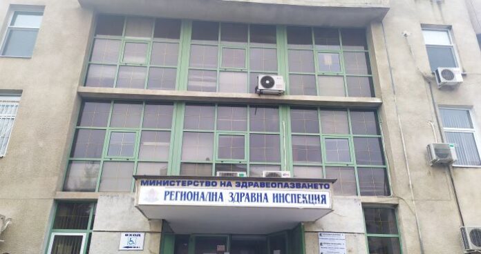 Имунизираха първите 10 деца в Кюстендилско