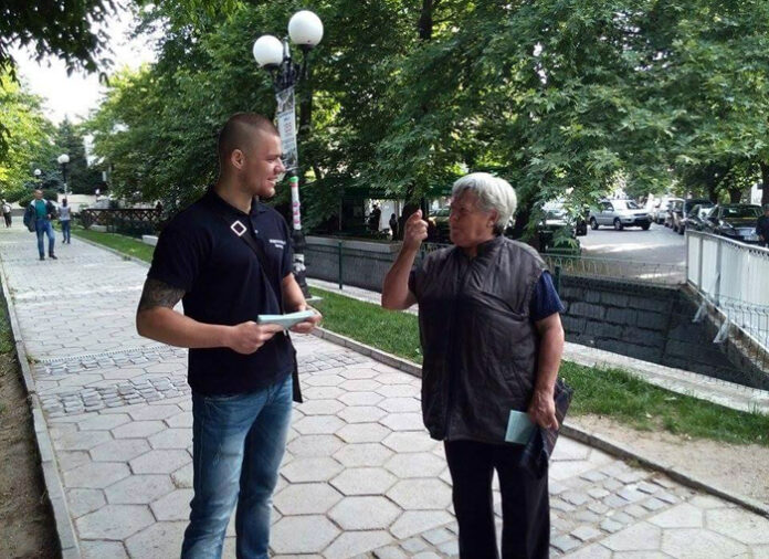 Информационната кампания срещу телефонните измами в община Благоевград продължава