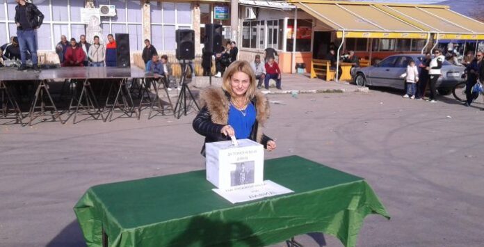 Инициативен комитет събира средства за сляпо 10-годишно момченце