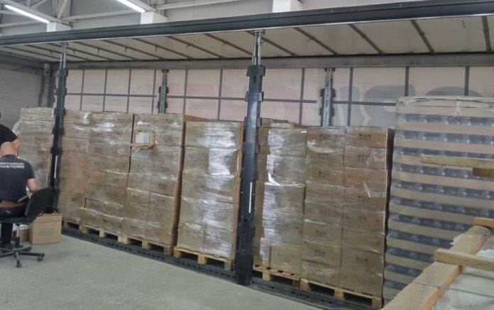 Иновативно: Скриха 60 000 парфюма ментета между буркани на Дунав мост