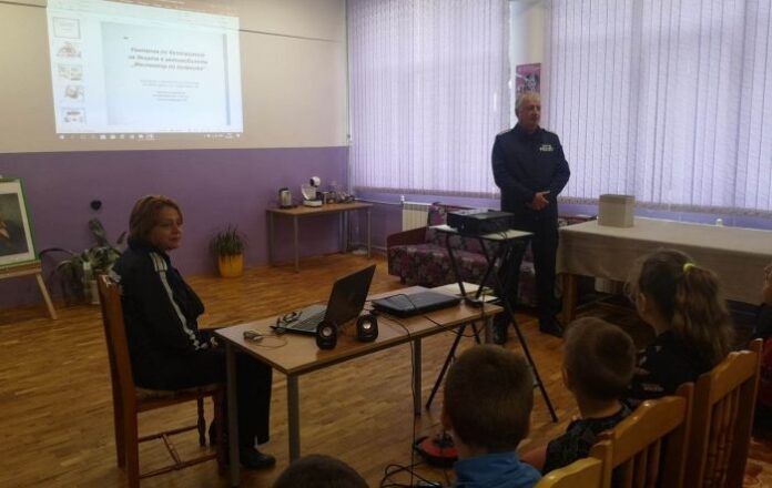 „Инспектори по коланите“ обхвана 1000 деца в Пернишко