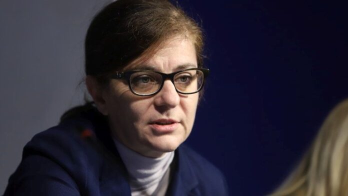 Интубираният след пожара на ферибота българин е в стабилно