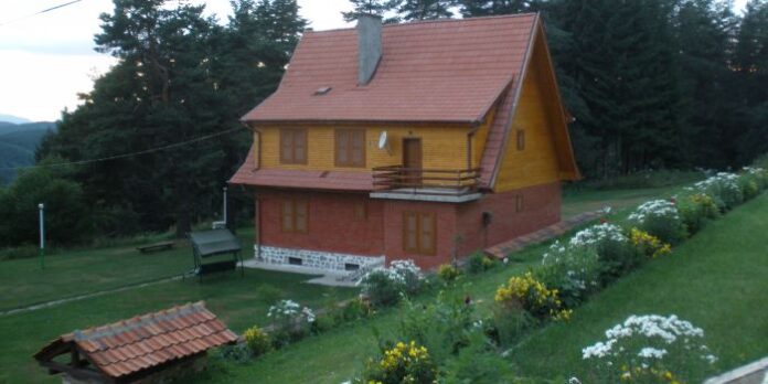 Испанци на ловно сафари в ДЛС 