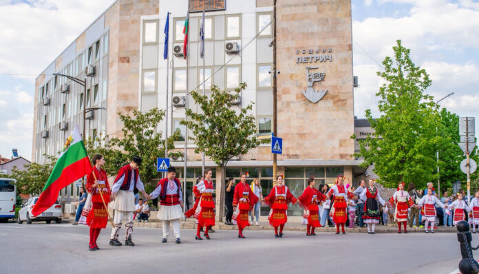 „Южни слънца“ изгряха в Петрич