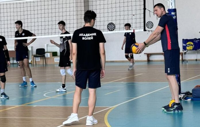 ЮЗУ - домакин на подготвителния лагер на Волейболна академия „Стойчев – Казийски“