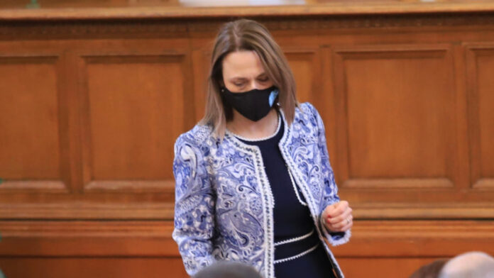 Ива Митева не мисли