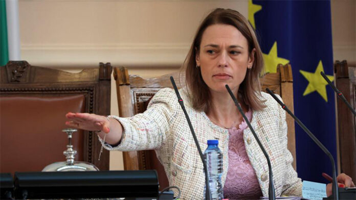 Ива Митева се разделя с ИТН