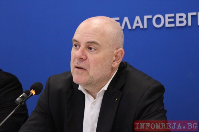 Иван Гешев е вписан като адвокат в Перник