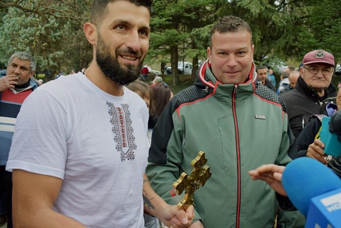 Иван Кирилов извади кръста в Сандански