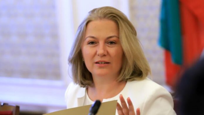 Избират между прокурор